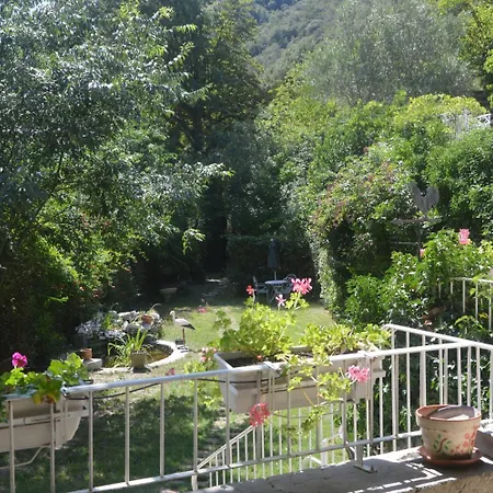 Frühstückspension Domaine De La Carriere 3*