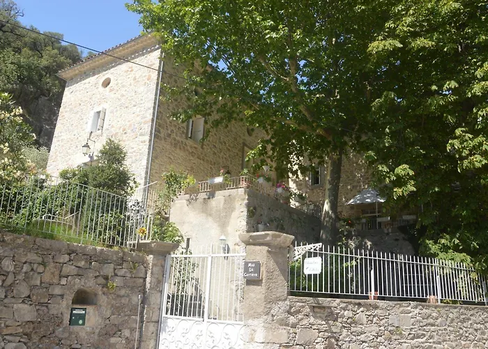 Domaine De La Carriere Bed and breakfast Sumène
